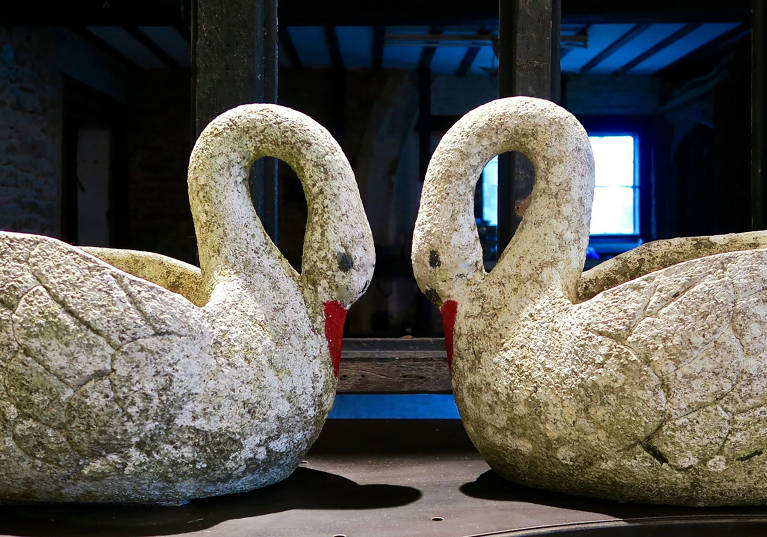 Pair Composite Swans