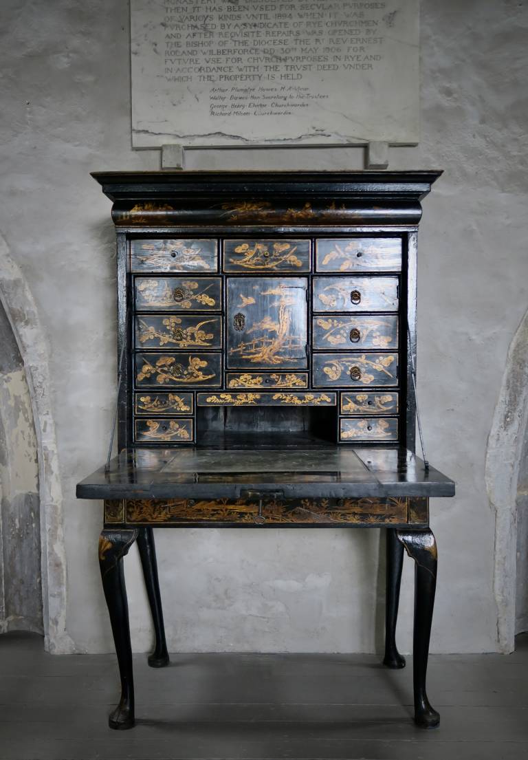 Chinoiserie bureau, early 18C, Export