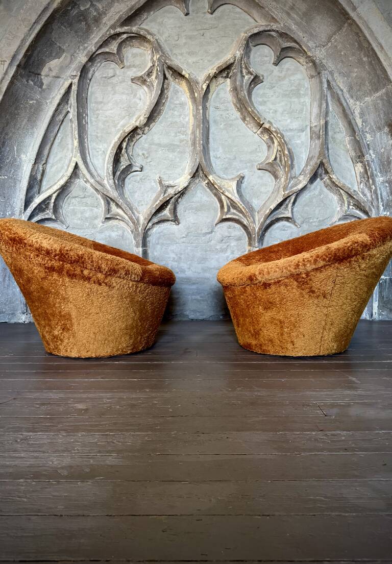 Round lounge chairs, mid century style, Italy